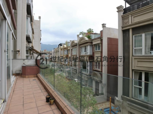 比華利山別墅 1期 湖景道 全幢 - 世紀21白石角分行 - 大埔區物業代理的權威百科 專營豪宅買賣